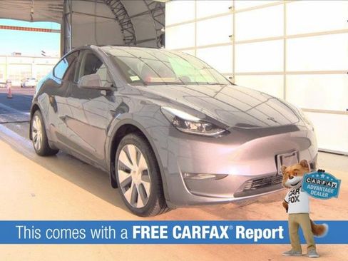 Used 2023 Tesla Model Y Long Range image 2