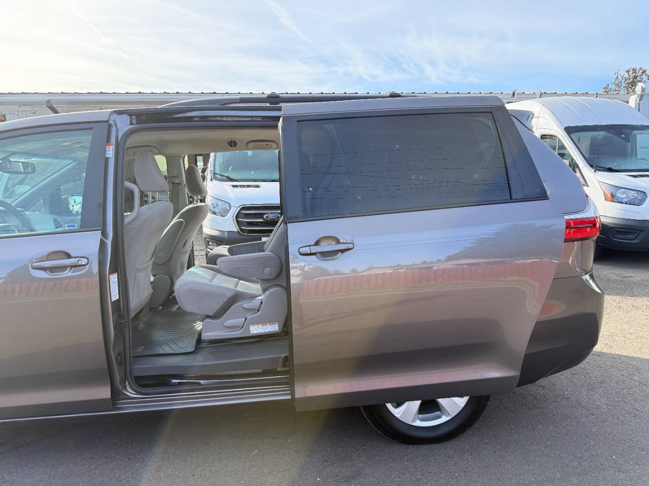 Used 2017 Toyota Sienna LE FWD image 21