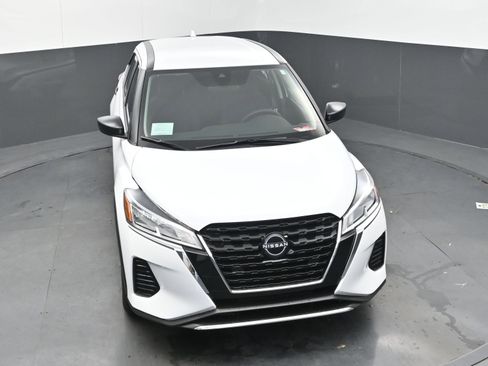 Certified 2025 Nissan Kicks Play S image 31