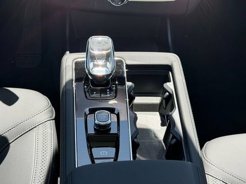 New 2026 Volvo XC90 B6 Plus w/ Protection Package Premier AWD/4WD image 20