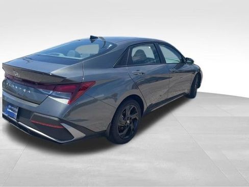 Used 2026 Hyundai Elantra Sport FWD image 8