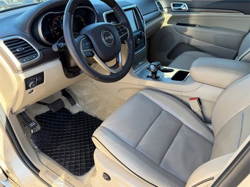 Used 2015 Jeep Grand Cherokee Overland image 18