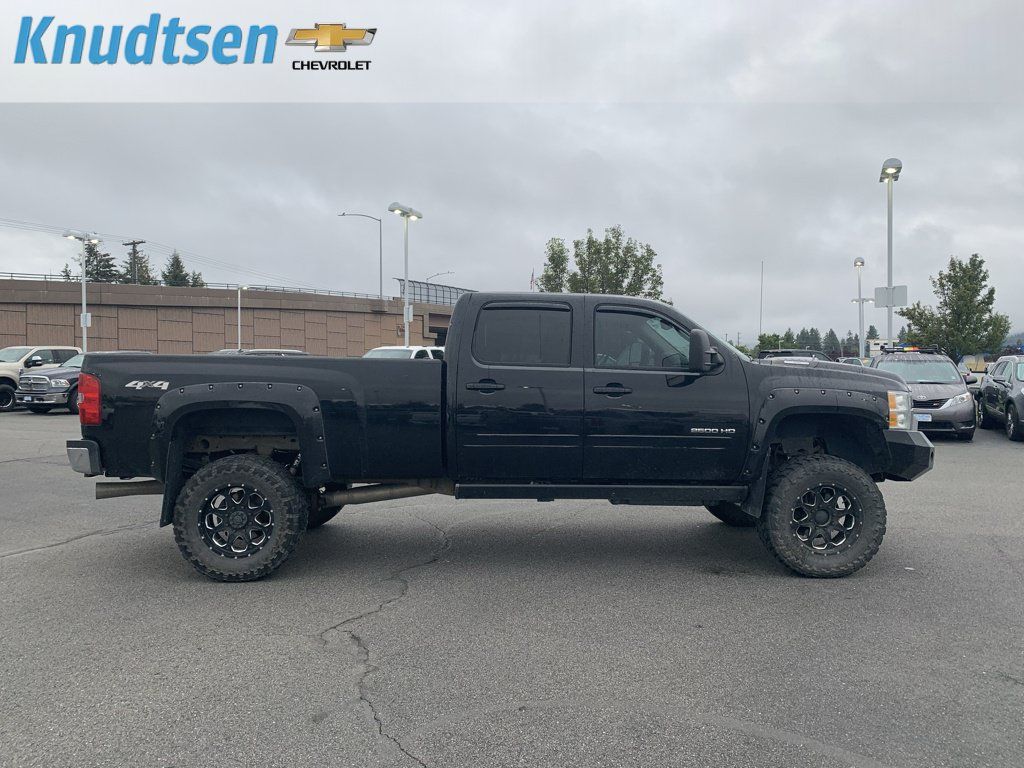Used 2014 Chevrolet Silverado 2500 LTZ w/ LTZ Plus Package AWD/4WD image 8