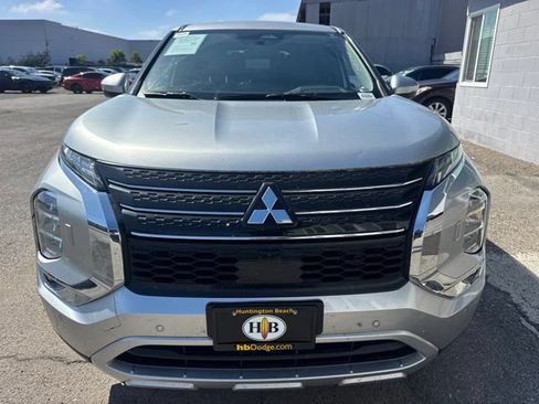 Used 2024 Mitsubishi Outlander SE AWD/4WD image 2