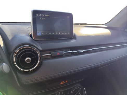 Used 2017 Toyota Yaris iA image 12