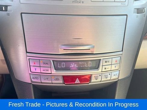 Used 2011 Subaru Outback 2.5i Limited w/ PWR Moonroof Pkg AWD/4WD image 14