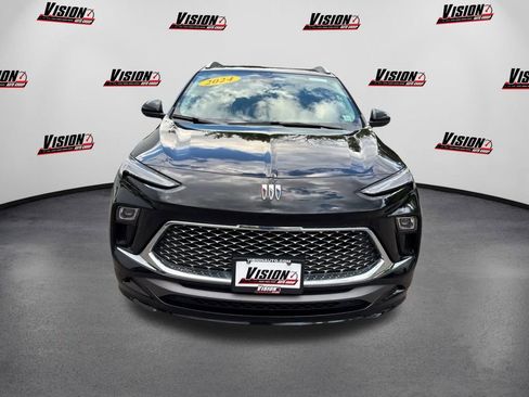 Used 2024 Buick Encore GX Avenir image 2