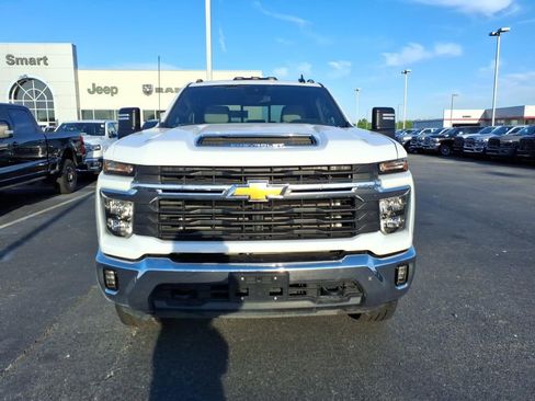 Used 2025 Chevrolet Silverado 2500 LT AWD/4WD image 2