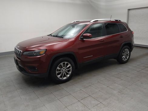 Used 2019 Jeep Cherokee Latitude Plus w/ Cold Weather Group AWD/4WD image 2