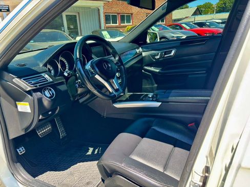 Used 2014 Mercedes-Benz E 350 4MATIC Sedan image 11