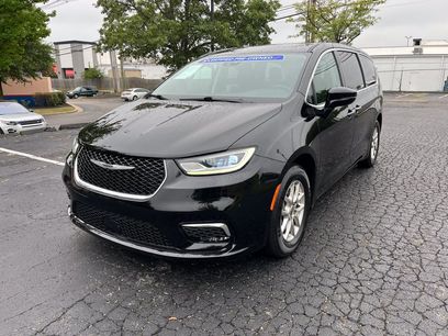 Used 2024 Chrysler Pacifica Touring-L