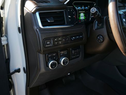 Used 2021 GMC Yukon Denali w/ Denali Ultimate Package image 18