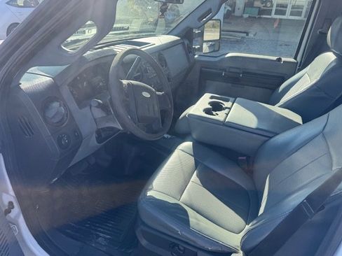 Used 2013 Ford F250 XL w/ PWR Equipment Group image 9
