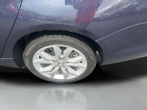 Used 2018 Chevrolet Impala LT w/ Sunroof and Spoiler Package image 18