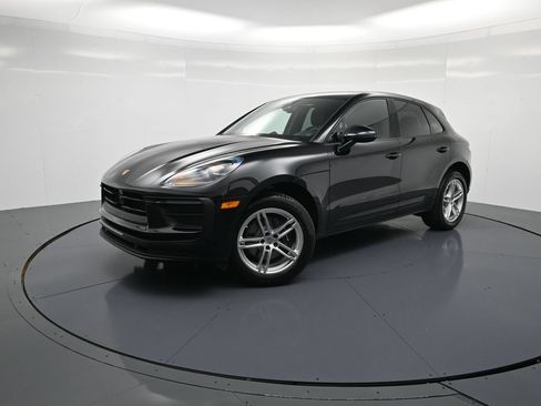 Used 2026 Porsche Macan AWD/4WD image 28
