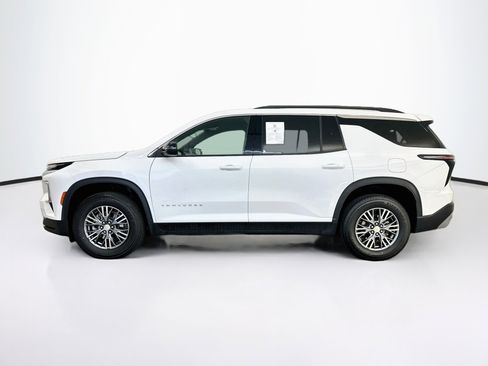 Used 2025 Chevrolet Traverse LT AWD/4WD image 4