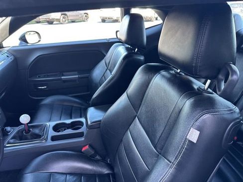 Used 2014 Dodge Challenger R/T RWD image 17