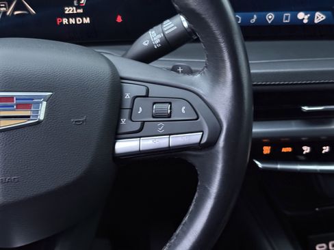 Used 2024 Cadillac XT4 Premium Luxury image 17