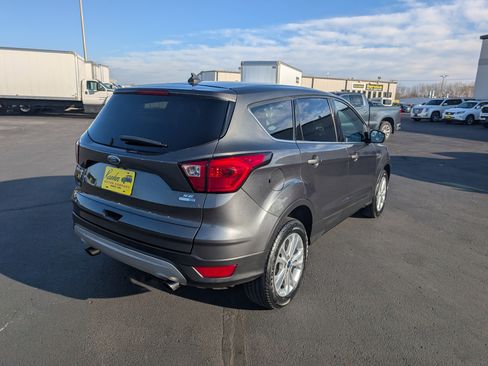 Used 2019 Ford Escape SE image 8