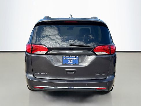 Used 2018 Chrysler Pacifica Limited w/ Tire & Wheel Group image 6