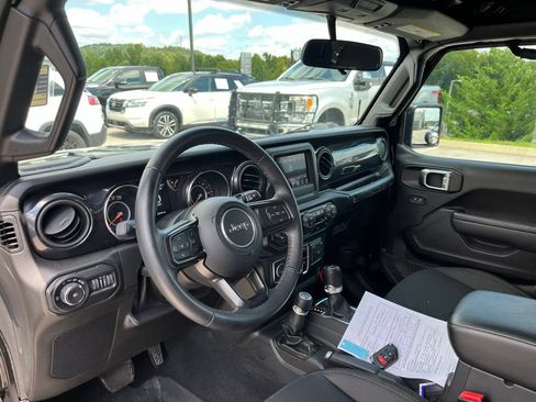 Used 2022 Jeep Wrangler Unlimited Sport AWD/4WD image 6