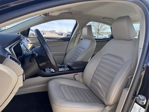 Used 2020 Ford Fusion SEL image 25