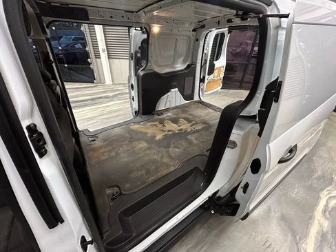 Used 2018 Ford Transit Connect XLT image 41