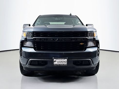 Used 2019 Chevrolet Silverado 1500 Custom w/ Custom Value Package image 2