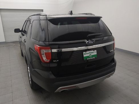 Used 2017 Ford Explorer XLT w/ Equipment Group 202A FWD image 6
