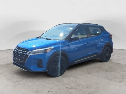 Used 2023 Nissan Kicks SR w/ SR Premium Package FWD image 1