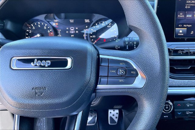 Used 2025 Jeep Compass Sport AWD/4WD image 19