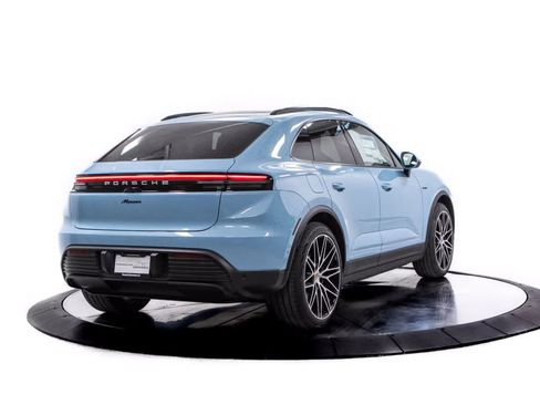 Certified 2026 Porsche Macan Electric RWD image 7