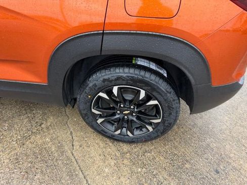 Used 2023 Chevrolet TrailBlazer LT w/ Convenience Package image 5