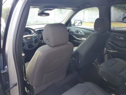Used 2023 Chevrolet Traverse LT image 20