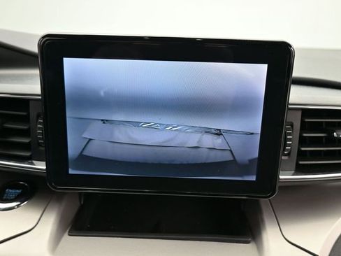 Used 2023 Ford Explorer XLT w/ Equipment Group 202A image 18