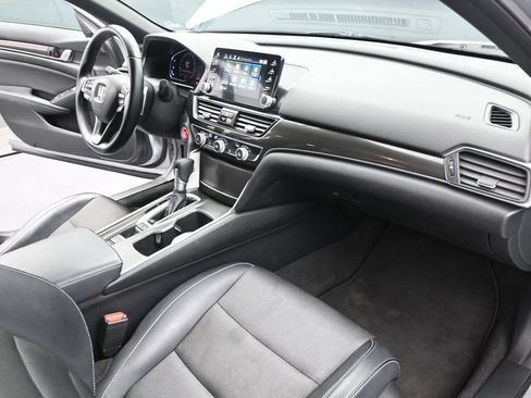 Used 2018 Honda Accord Sport image 26