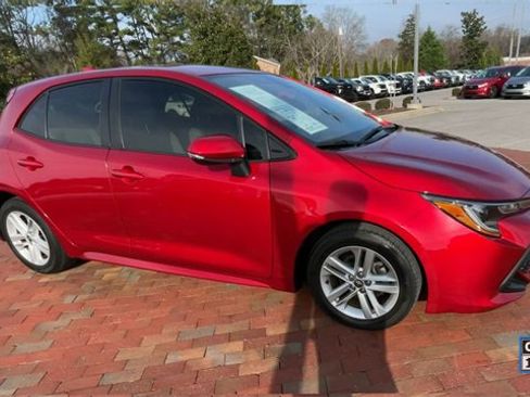 Used 2022 Toyota Corolla SE image 3