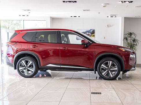 Used 2023 Nissan Rogue Platinum AWD/4WD image 9
