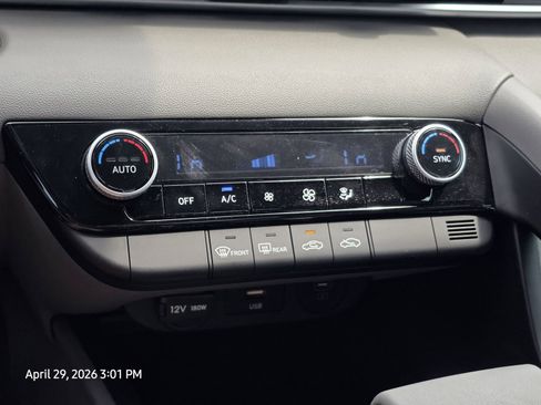 Certified 2025 Hyundai Elantra Sport FWD image 21
