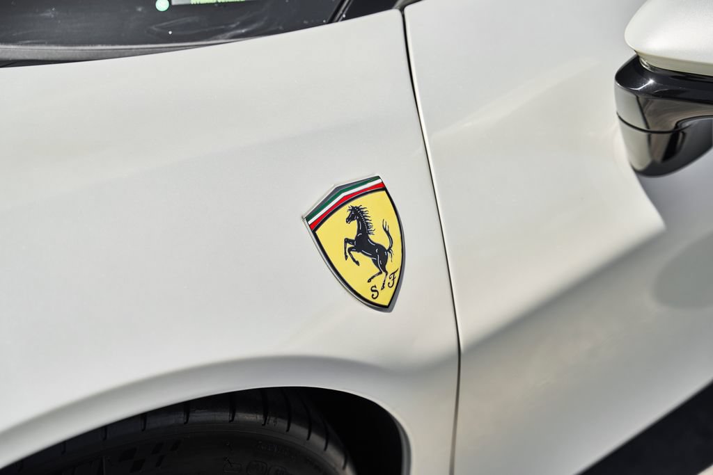 Used 2022 Ferrari SF90 Spider AWD/4WD image 10