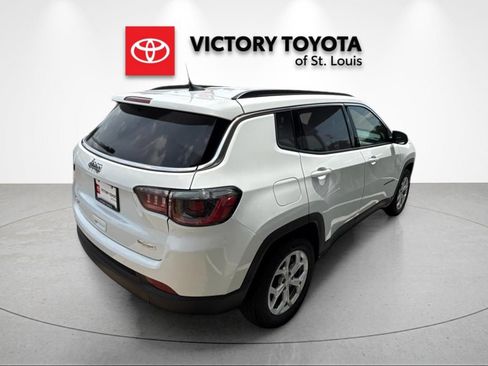 Used 2024 Jeep Compass Latitude AWD/4WD image 3