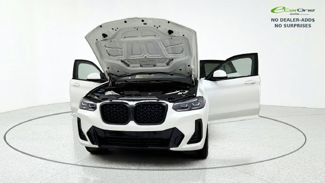 Used 2025 BMW X4 xDrive30i AWD/4WD image 13