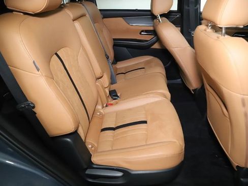 Certified 2025 MAZDA CX-70 3.3 Turbo S w/ Premium Plus image 32