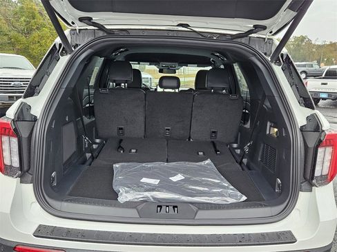 New 2026 Ford Explorer ST-Line w/ Premium Package image 11