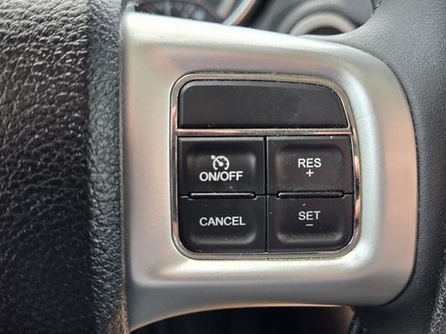 Used 2013 Dodge Journey SXT w/ Flexible Seating Group FWD image 24