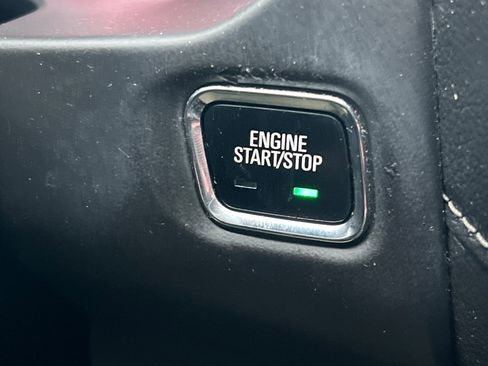 Used 2017 GMC Acadia SLT image 25