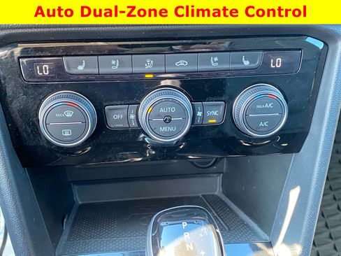 Used 2022 Volkswagen Taos SEL w/ Panoramic Sunroof Package AWD/4WD image 22