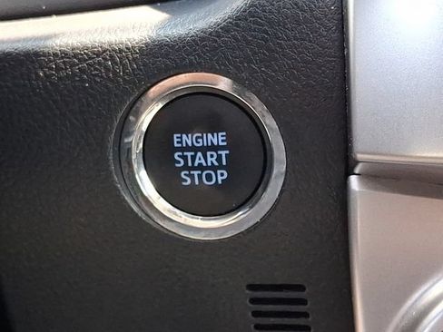 Used 2022 Toyota 4Runner Limited AWD/4WD image 26