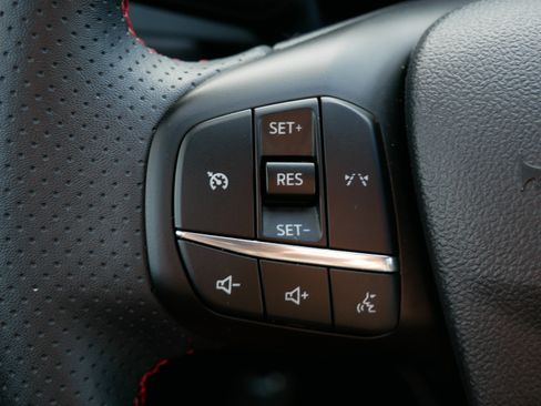 Used 2025 Ford Escape ST-Line image 31