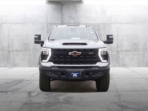 Used 2024 Chevrolet Silverado 2500 ZR2 w/ ZR2 Bison Edition AWD/4WD image 4